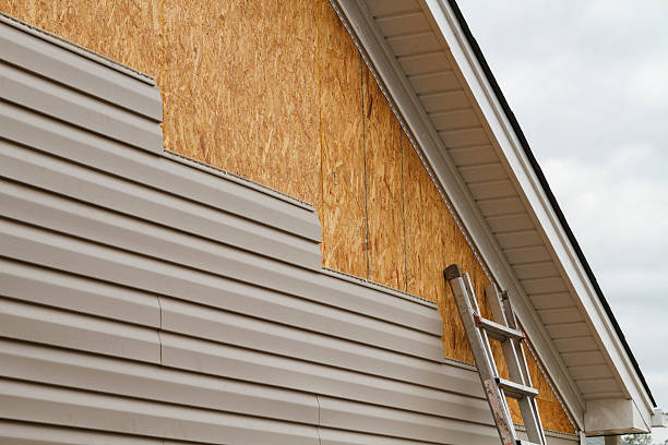 Professional Wood Siding technician working in Barnesville, OH